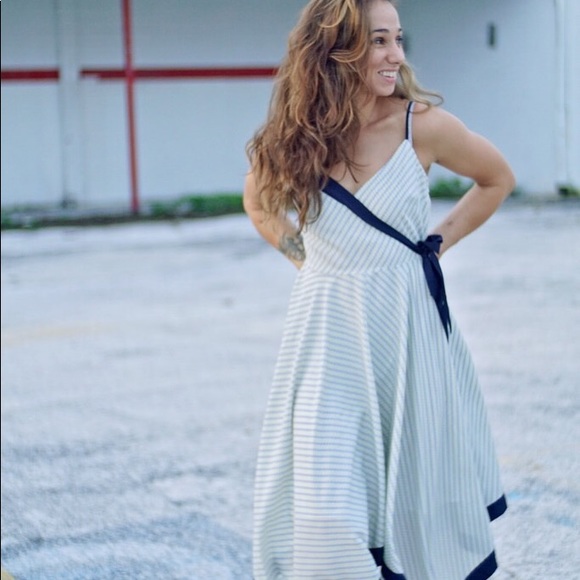 Perfect Banana Republic handkerchief dress - Picture 4 of 6